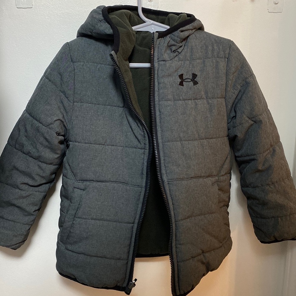 Boys Under Armour Reversible Jacket Size 4